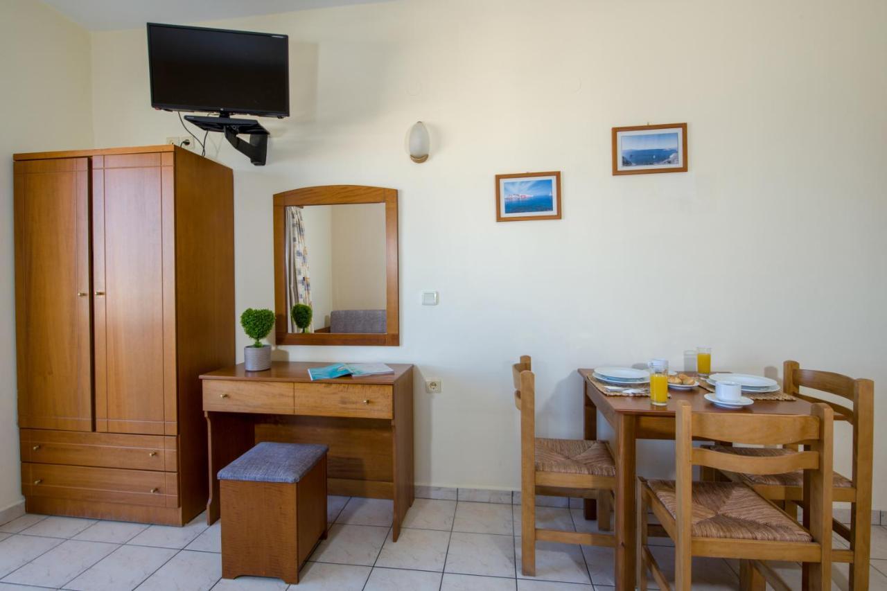 Dias Hotel Apartments Agia Marina  Ngoại thất bức ảnh